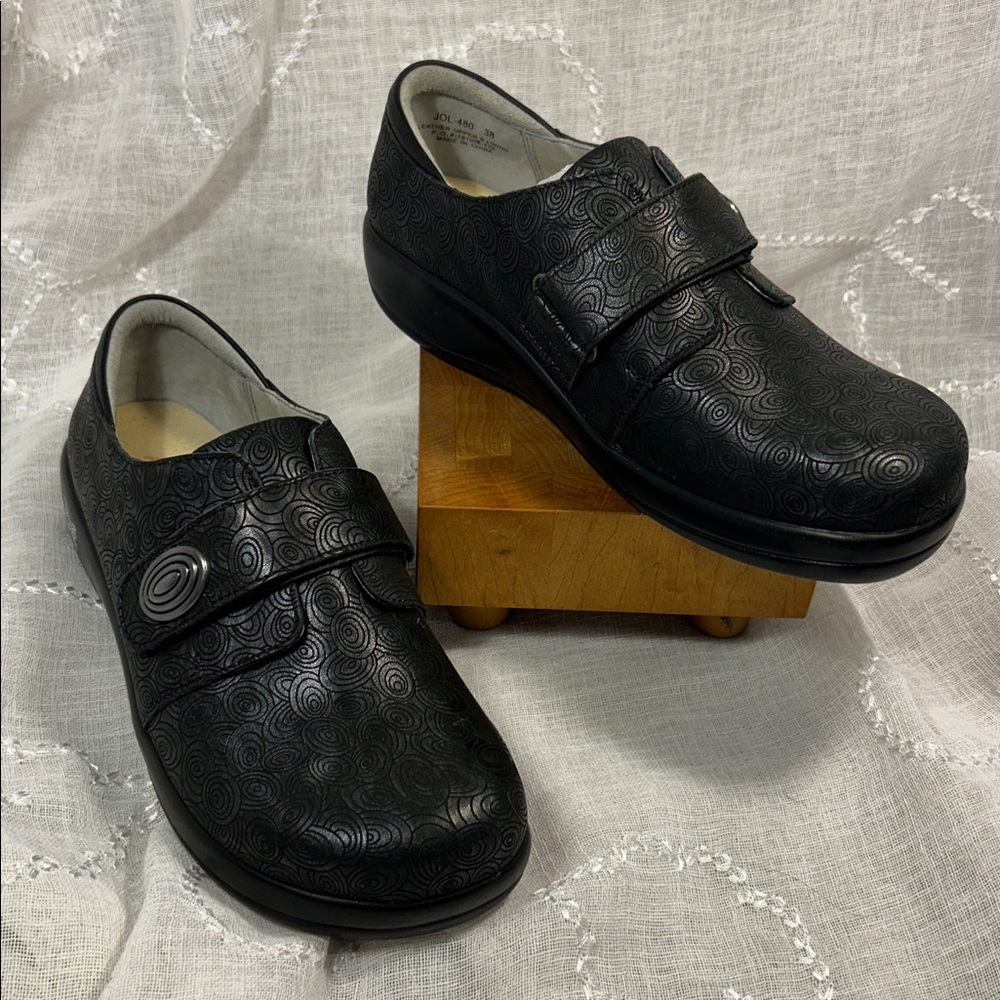 NWOT Alegria leather slide in clogs stamped sz 38